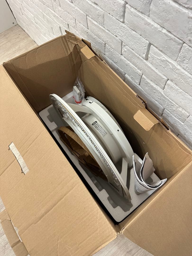 ⭐️全国送料無料】新品未使用　定価4.5万　天井　照明　シーリング　ファン　ライト