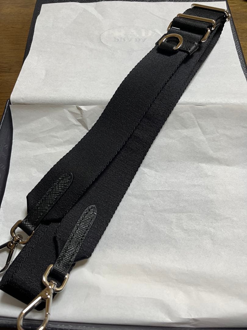 PRADA iPhone 14Pro ケース（ショルダー有）