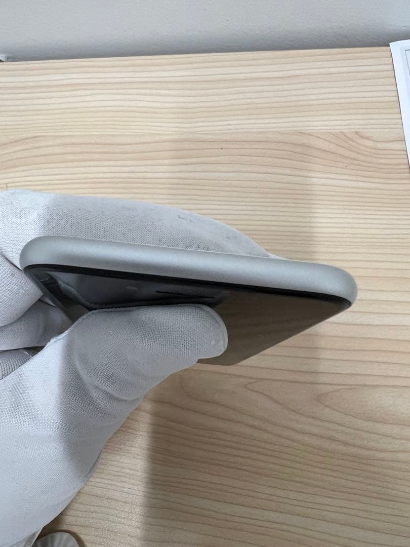 さ*ん様 超美品！完全動作品iPhone SE 2 64GB ホワイト　SIMフ