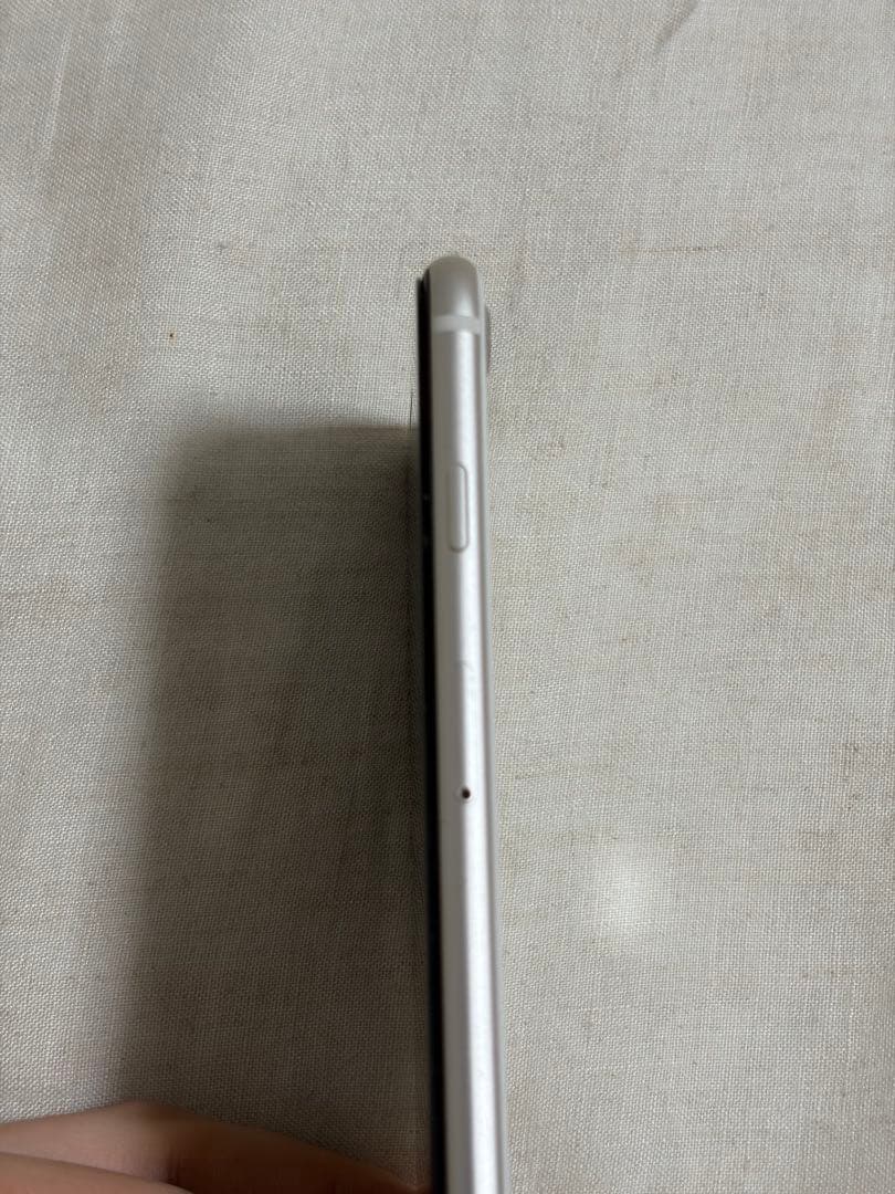 iPhone SE3（第3世代）256GB スターライト