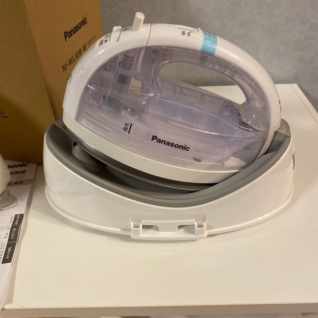 新品未使用　パナソニック コードレススチームアイロンNI-WL408-W