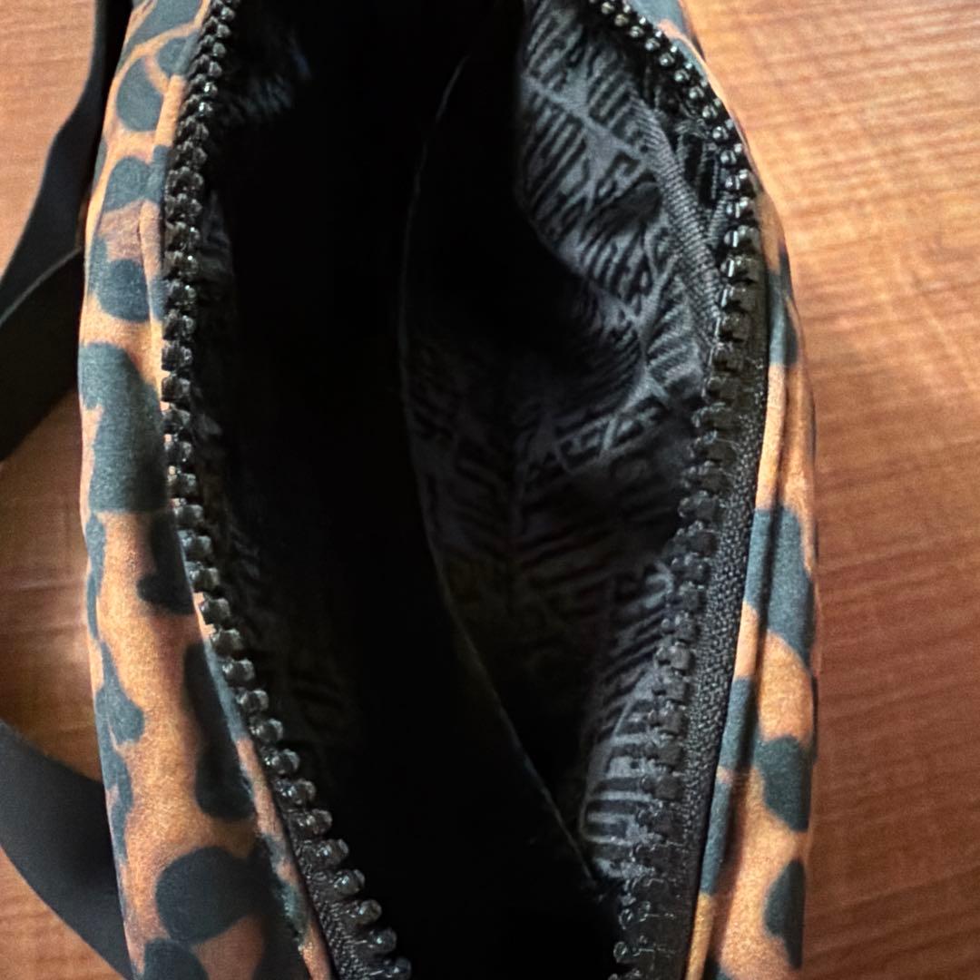 【美品】  London レオパード クロスボディバッグ