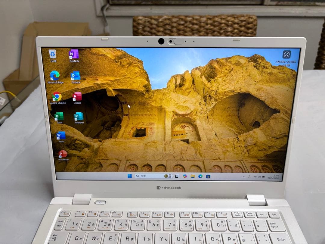 【美品】Dynabook GZ/HPW i7 11世代 16GB/256GB 白