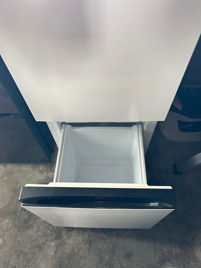 Hisense ２ドア冷蔵庫　HR-D13E2W 超美品