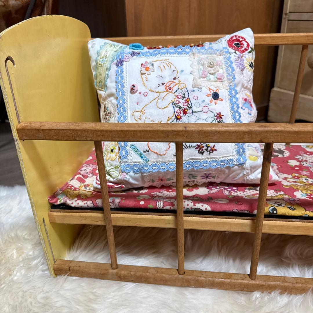 かわいいドールベッド　ラバードール　アンティーク　ビンテージ　シャビーシック