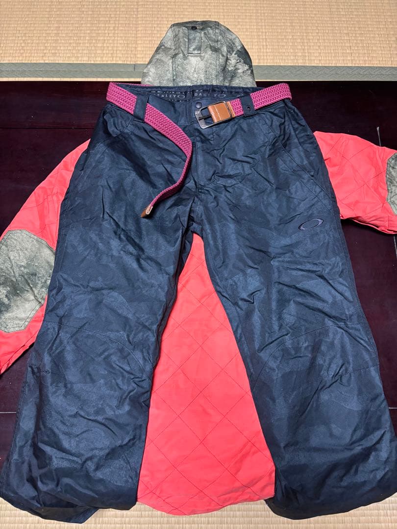 Oakley Factory Pilot スノーボードウェア