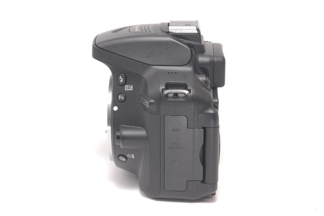 ⭐️大きめディスプレイ⭐️Nikon D5300　ニコン　デジタル一眼レフ