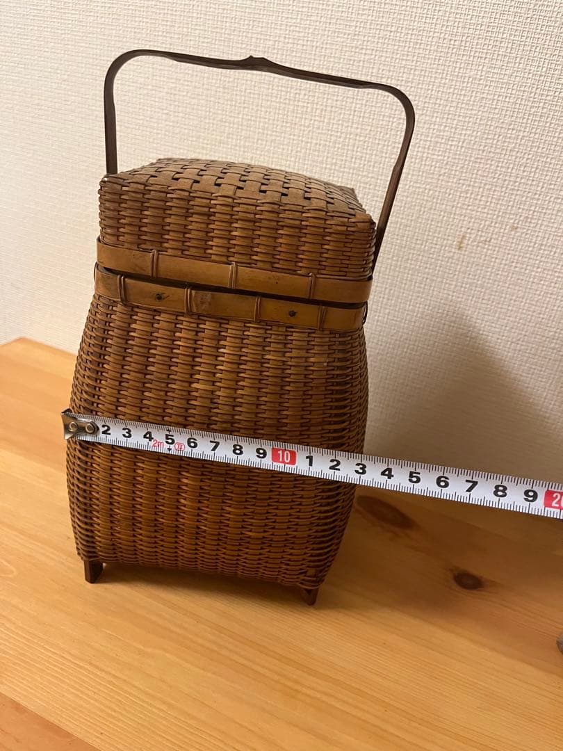 古道具　茶器入れ　アンティーク　昭和レトロ 少し大きめ 行李 竹 かご 籠
