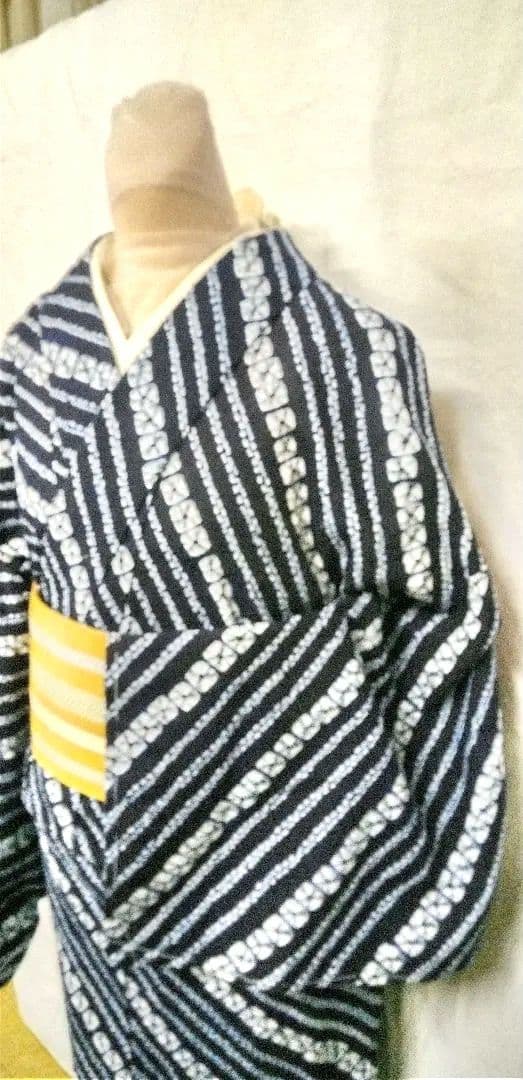 有松絞り浴衣、紺色小紋しつけつき