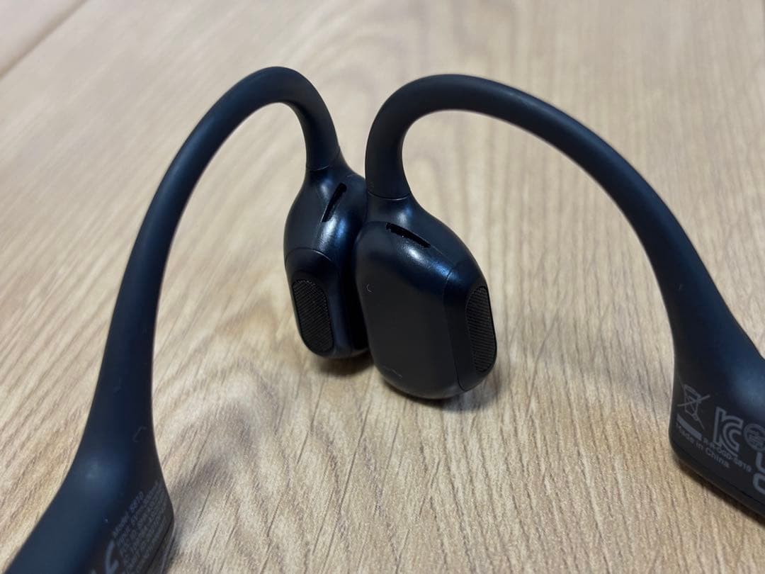 SHOKZ OpenRun(青), OpenRun pro(黒) 骨伝導イヤホン