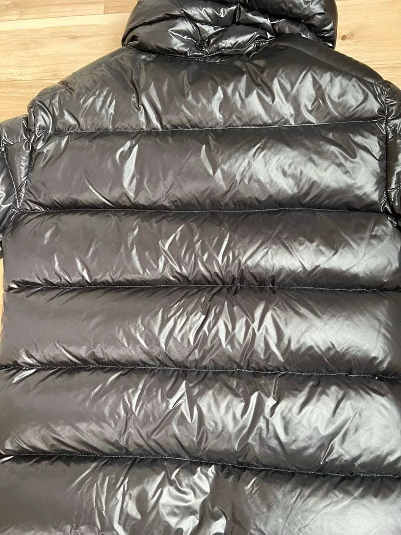 Moncler ブラック ダウンジャケット