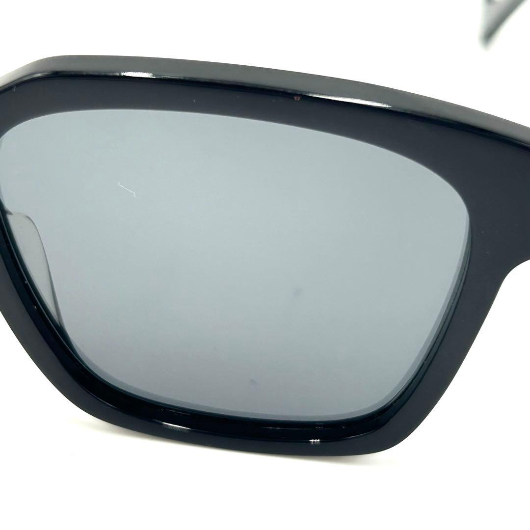 美品 GUCCI グッチ サングラス GG0965SA ブラック ロゴ