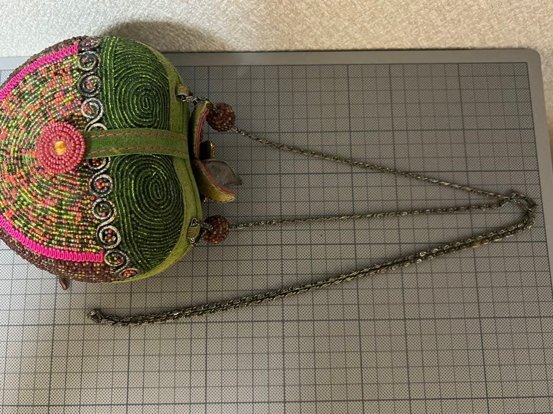 MARY FRANCES メアリーフランシス ハート型ビーズクラッチバッグ