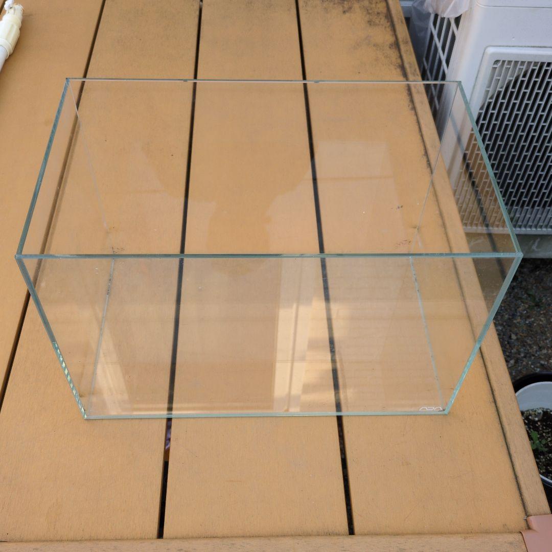 アクリル水槽 約60cm x 30cm x 30cm