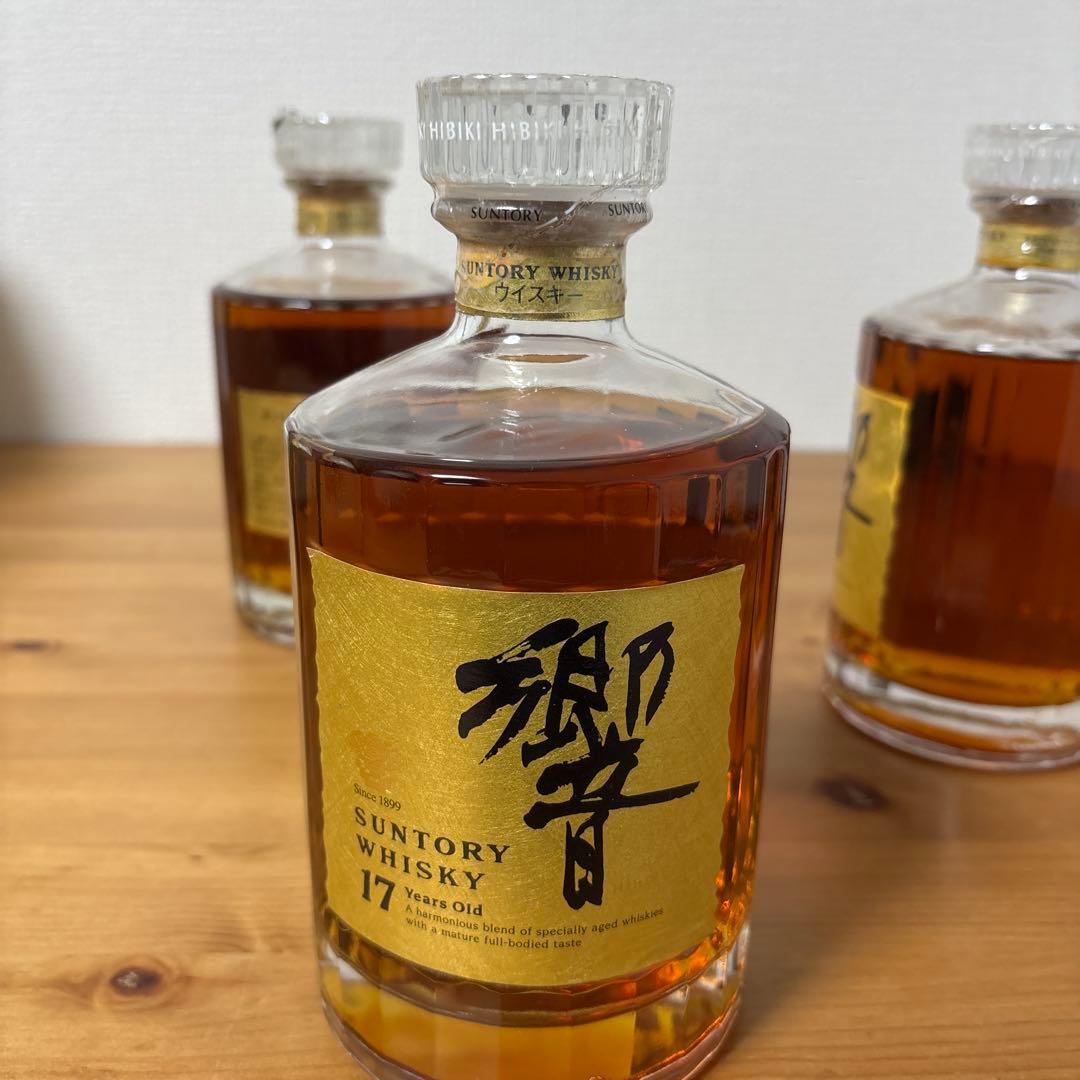 サントリーウイスキー　響17年　ゴールド　未開栓　劣化あり　３点セット
