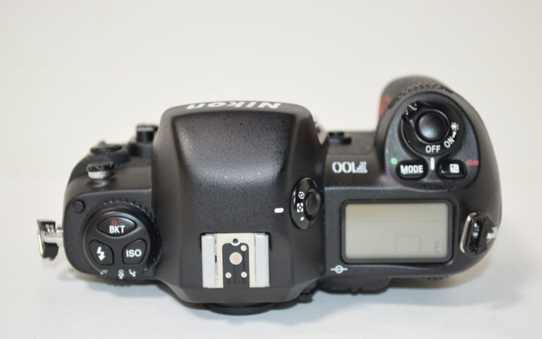 美品☆即日配送☆Nikon F100 ニコン フィルムカメラ 一眼レフカメラ☆