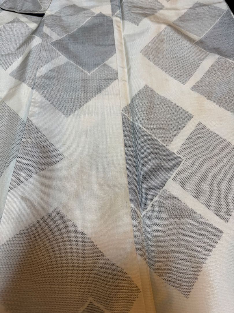 【銘品美品】「くぼた織物」本場白大島紬 白薩摩泥染「極上140亀甲 重ね色紙文様