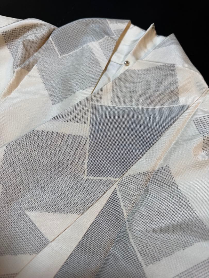 【銘品美品】「くぼた織物」本場白大島紬 白薩摩泥染「極上140亀甲 重ね色紙文様
