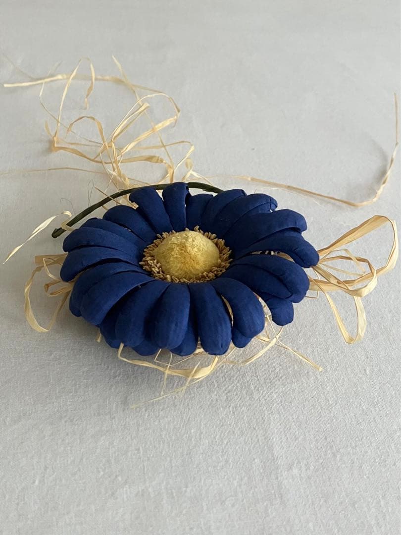 美品 kanekoisao カネコイサオ お花 コサージュ 雛菊 ヒナギク 2個