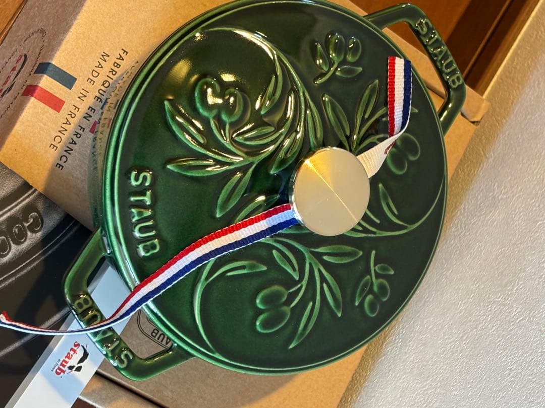 STAUB オリーブ　バジルグリーン　wanabe s