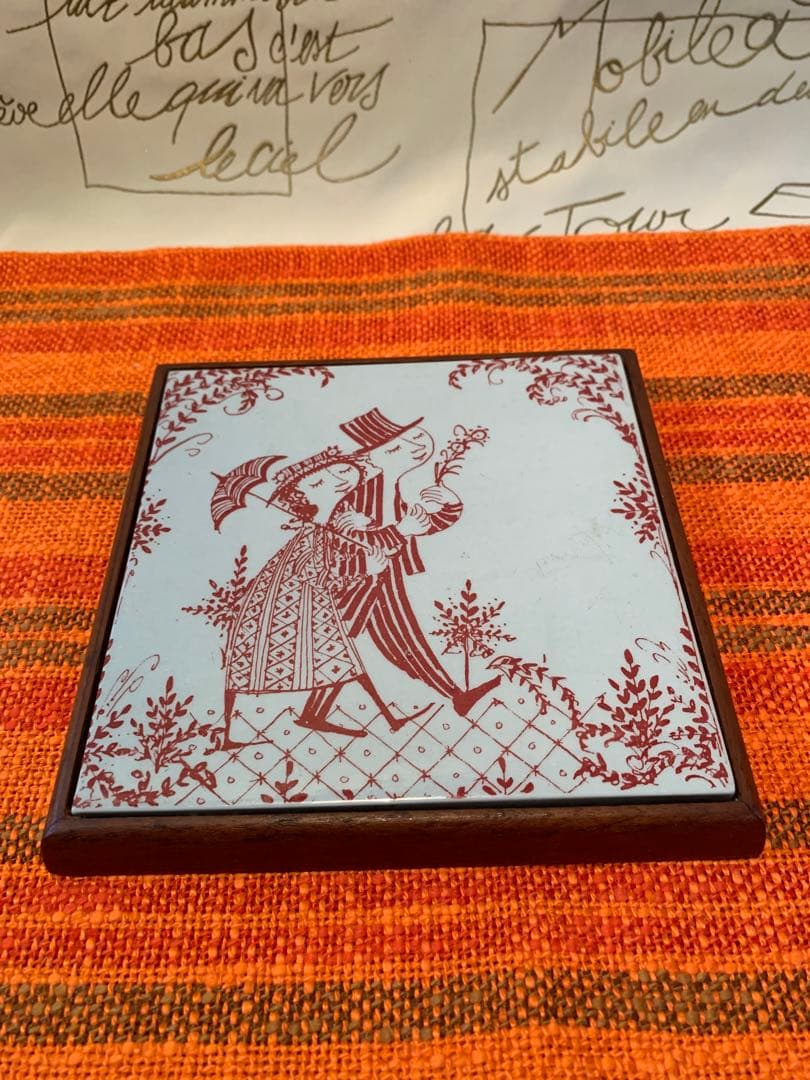 ビヨンヴィンブラッド　レアな1960年代ニモール窯のビンテージタイルの額装品！