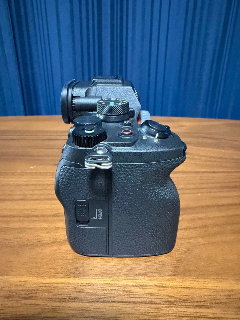 【ゆう】SONY α7IV アルファ7IV ミラーレス一眼 ボディ本体