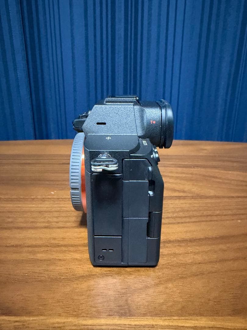 【ゆう】SONY α7IV アルファ7IV ミラーレス一眼 ボディ本体
