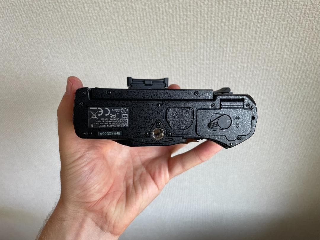 オリンパス E-M5 II 本体（純正箱・付属品付き）7762 シャッター回数