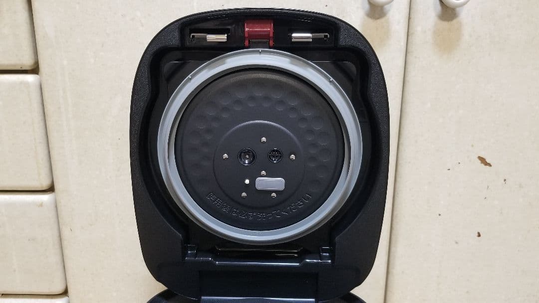 ☆2021年製☆タイガー圧力IH炊飯器 ☆ご泡火炊き☆遠赤9層土鍋かまどコート釜