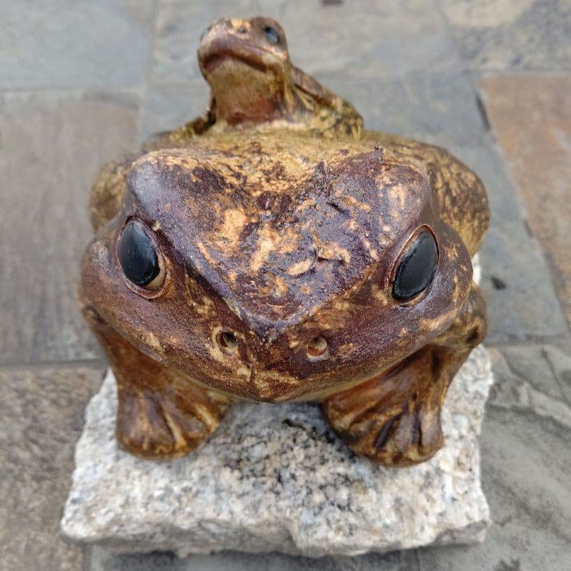 蛙 カエル かえる 陶器 置物 骨董品 アンティーク 信楽焼 開運 縁起物