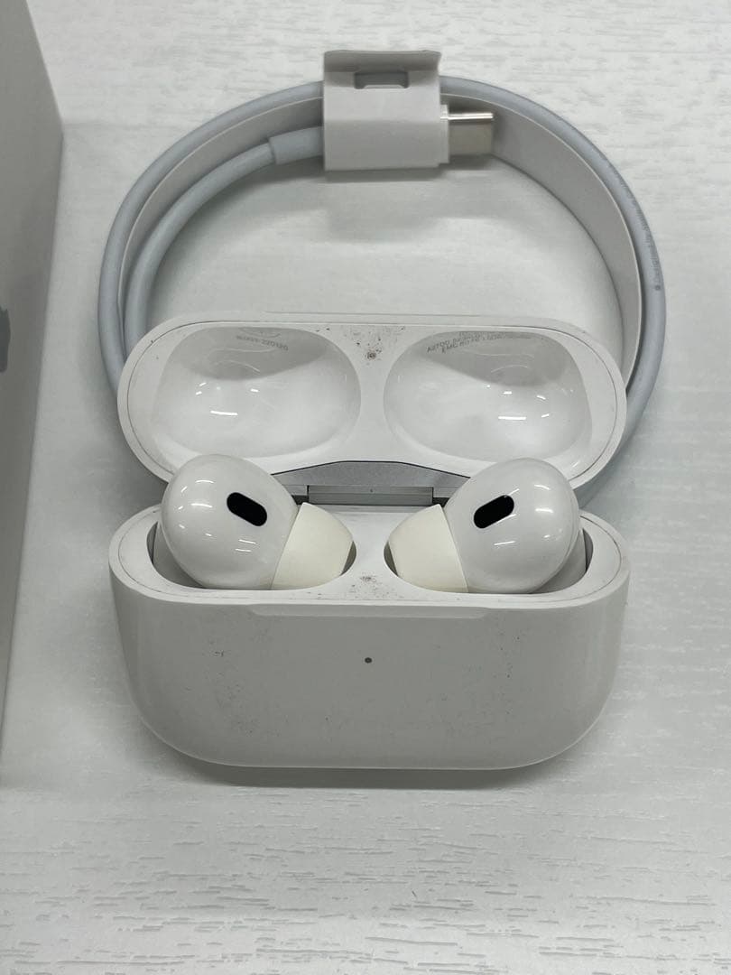 AirPods本体 ホワイト 充電ケース付き