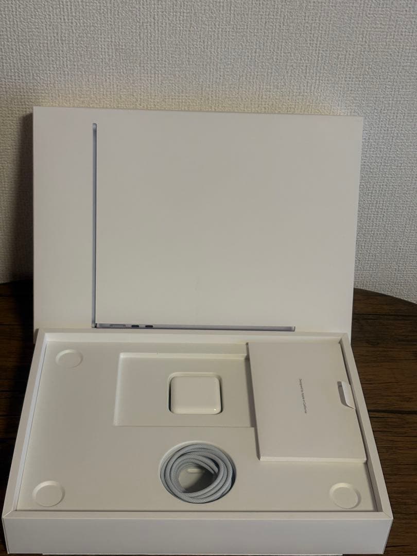 MacBook Air M4 メモリ16GB/SSD512GB13インチ