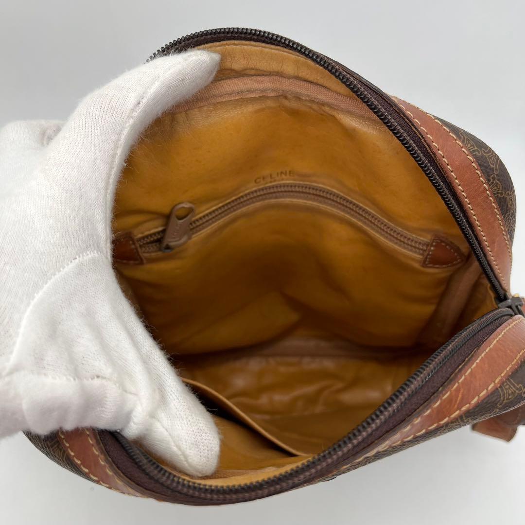 CELINE ショルダーバッグ 斜めがけ マカダム柄 トリオンフ 男女可能