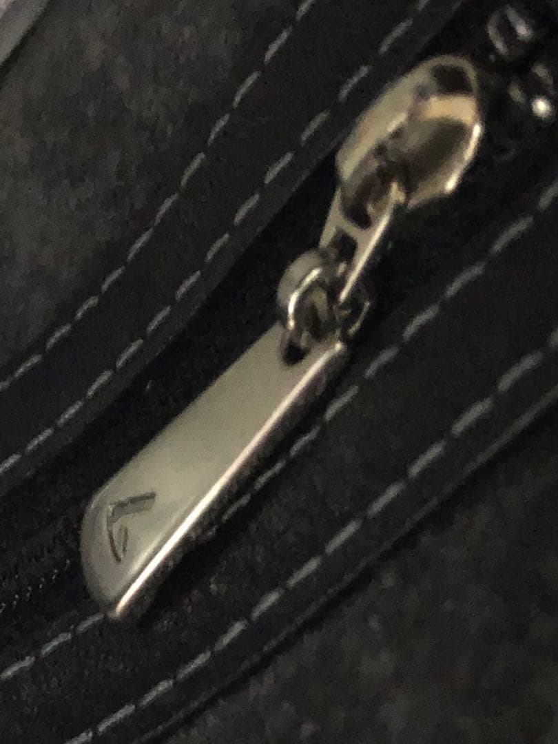 土屋鞄 廃盤新品希少ブラック限定トーンオイルヌメ ジップトップ