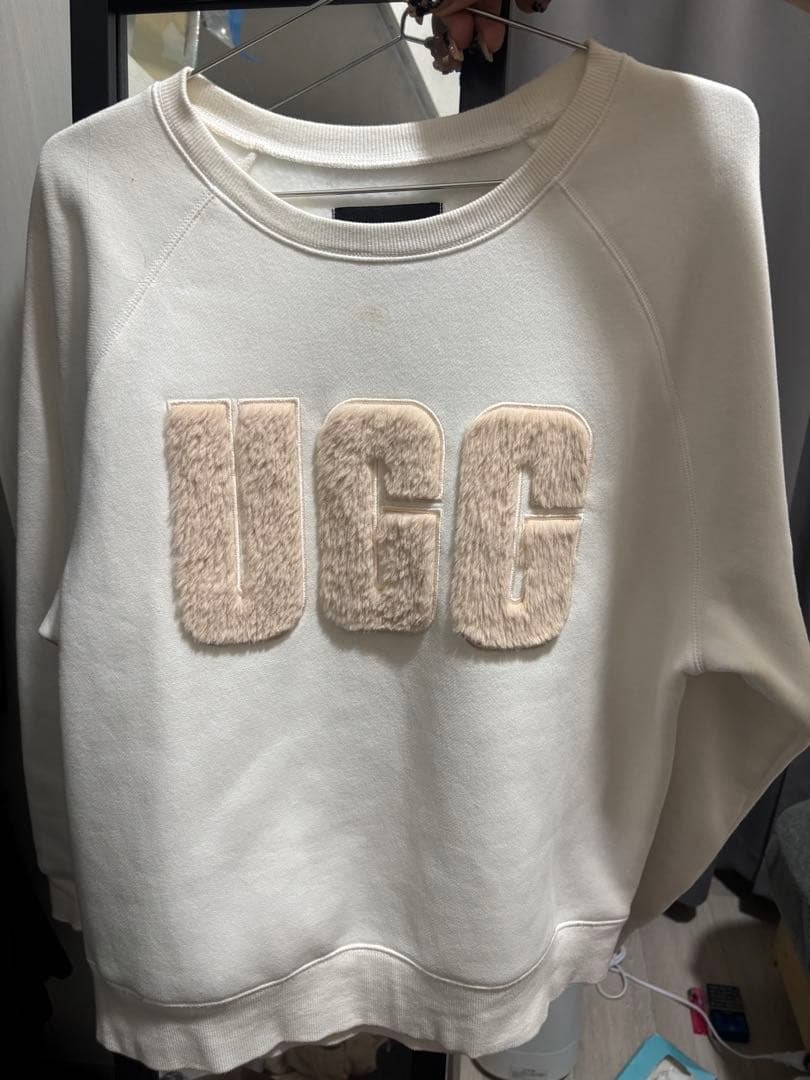 UGG ホワイトスウェット トレーナー