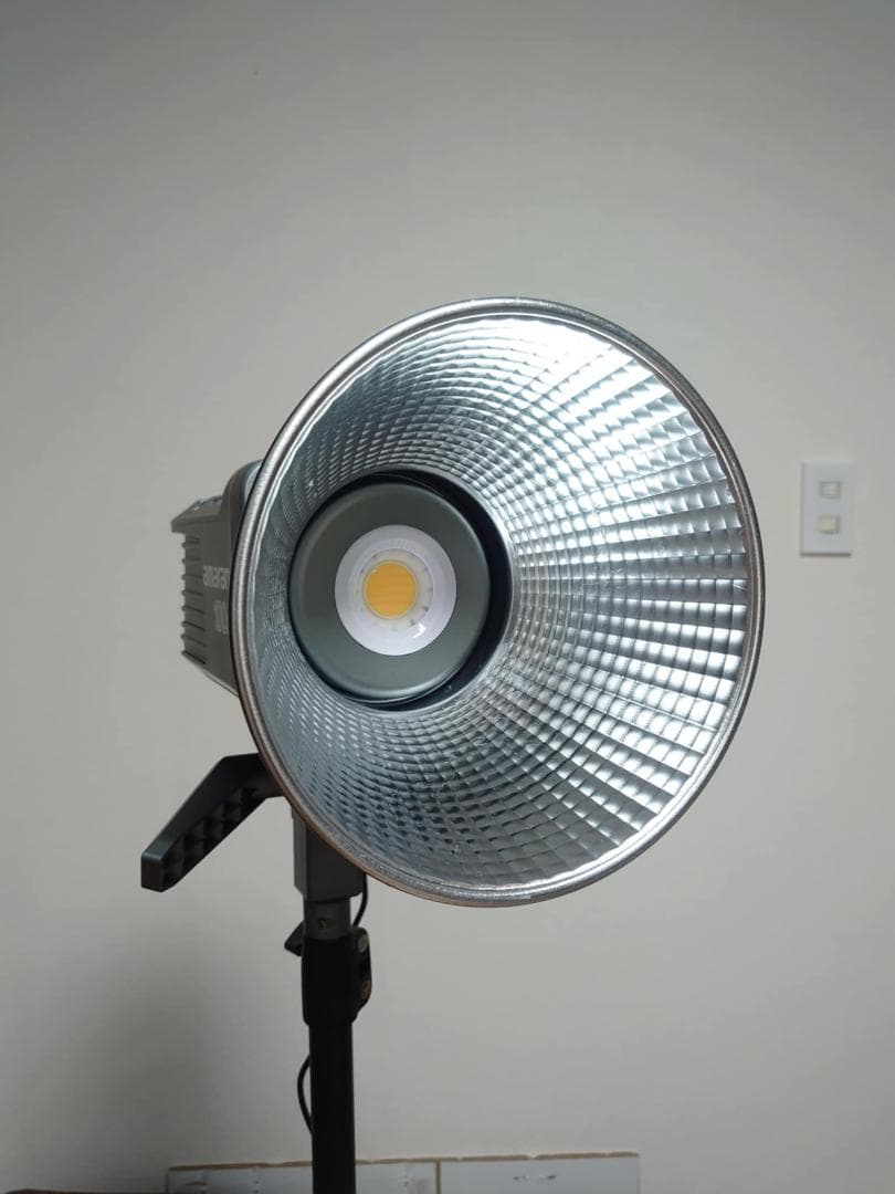 【Aputure】Amaran 100X(撮影用ライト 2700k-6500k)