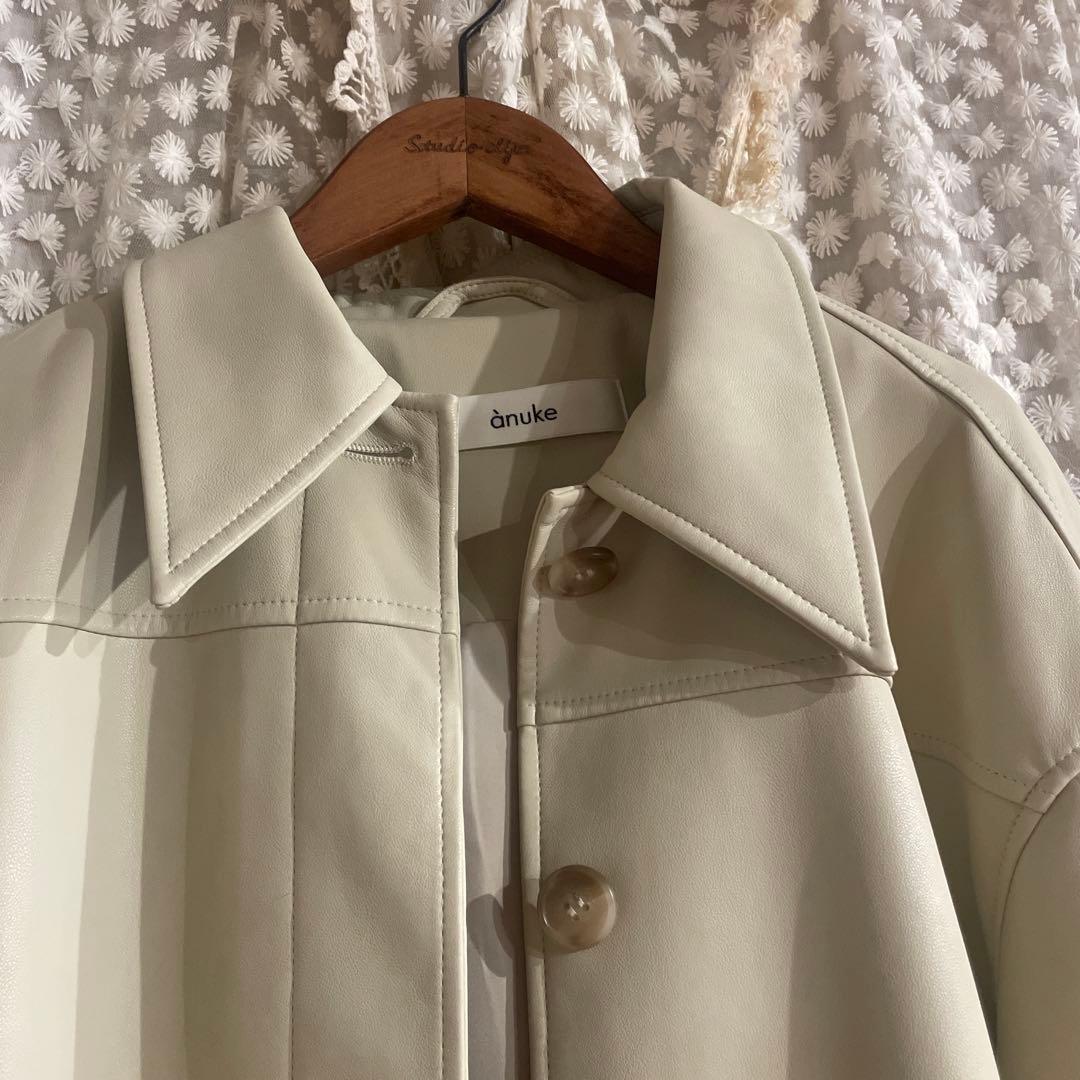 anuke アンヌーク エコレザーオーバージャケット 38 クリーム