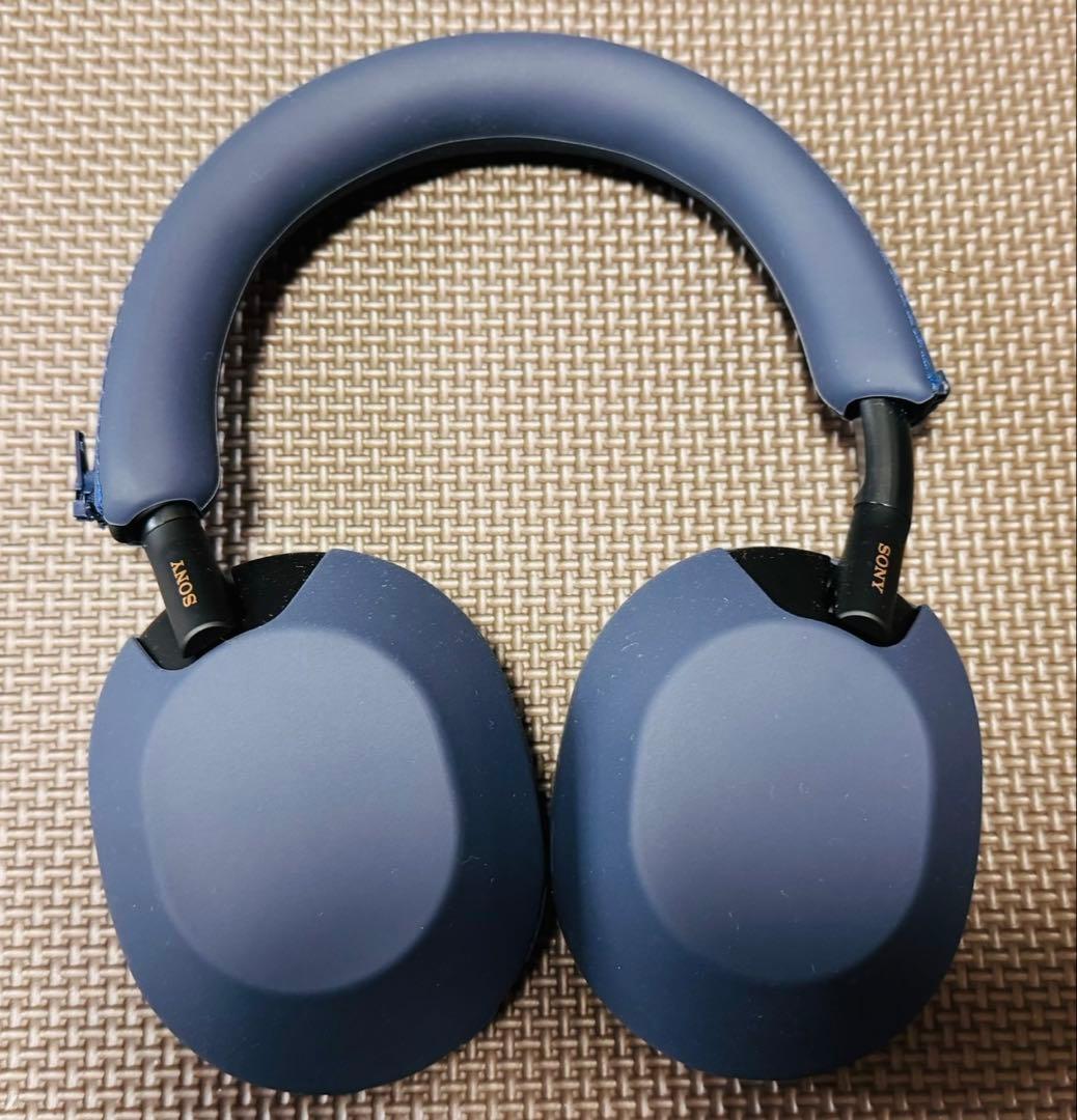 しろ【ほぼ新品】SONY WH-1000XM5 ブラック 　カバー付