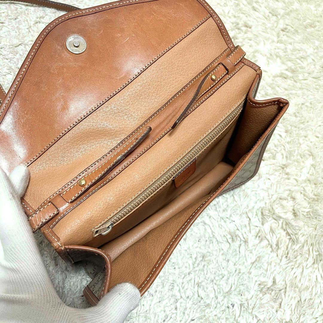 【良品】セリーヌ　ショルダーバッグ　レザー　PVC ロゴ金具　トリオンフ