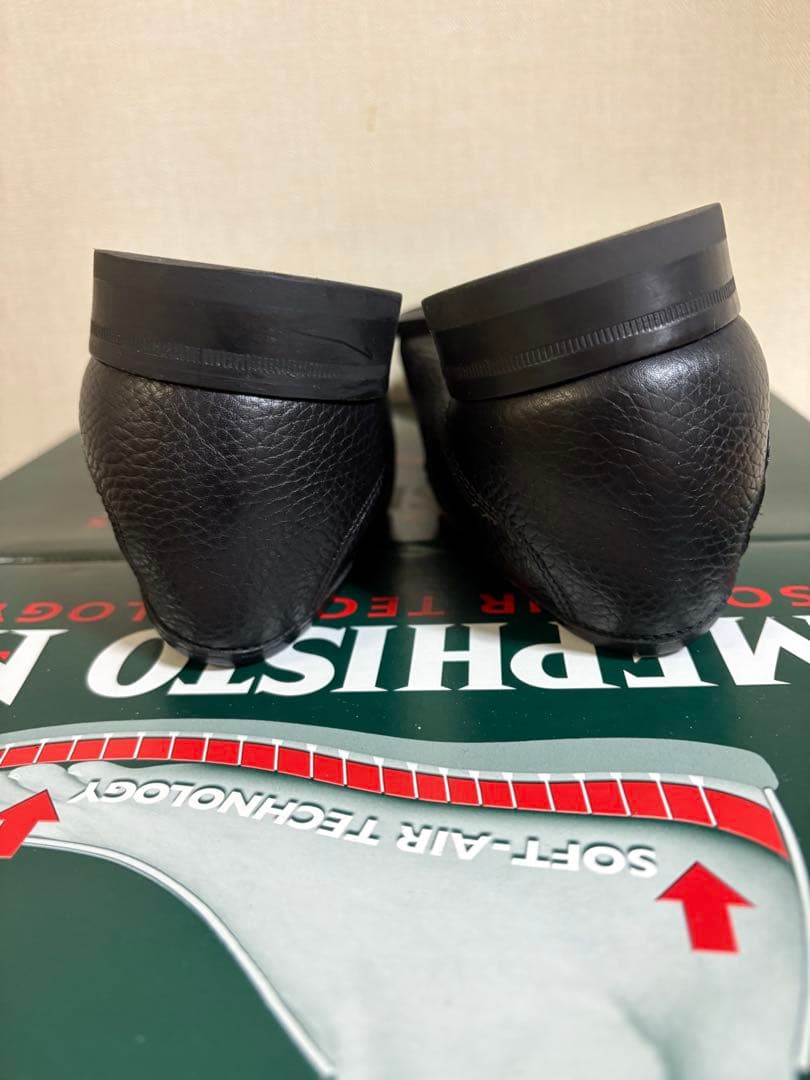 フェラガモ　FERRAGAMOレザー ローファー 黒 金具付き