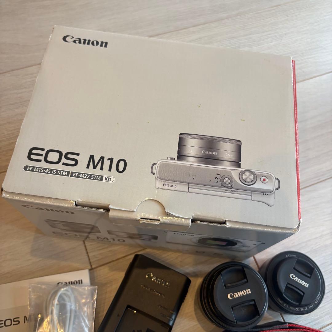 【週末限定】Canon EOS M10 15-45m ミラーレスカメラ　美品