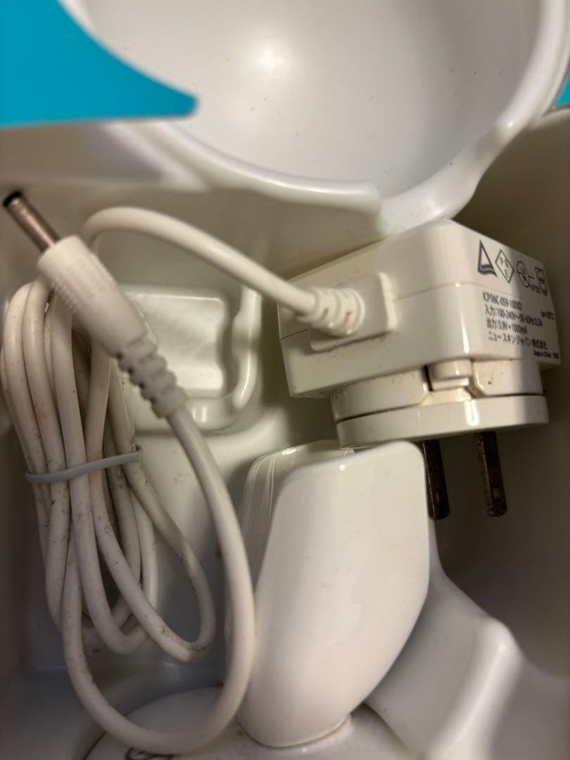 ニュースキン　ルミスパ　LumiSpa 美顔器 ホワイト・ブルー 充電器付き