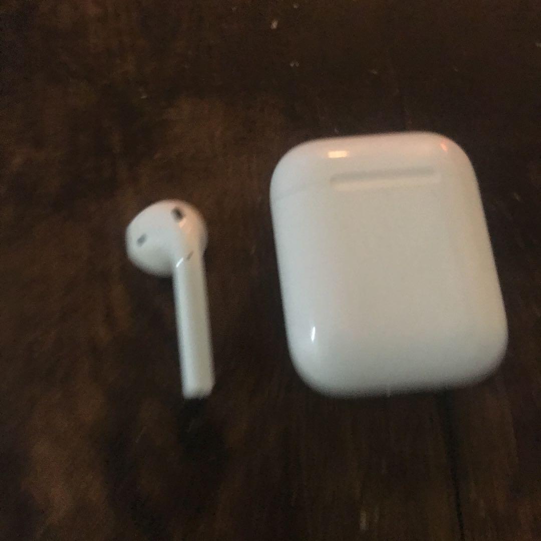 Apple 純正 AirPods 左耳側、充電ケース