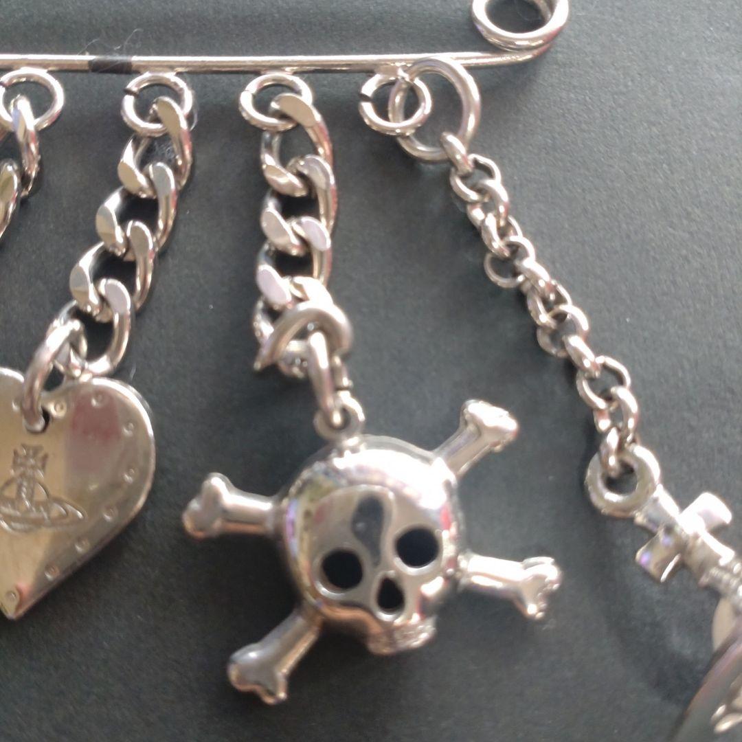 咲村宇音 ヴィヴィアン ウエストウッド シルバーブローチ