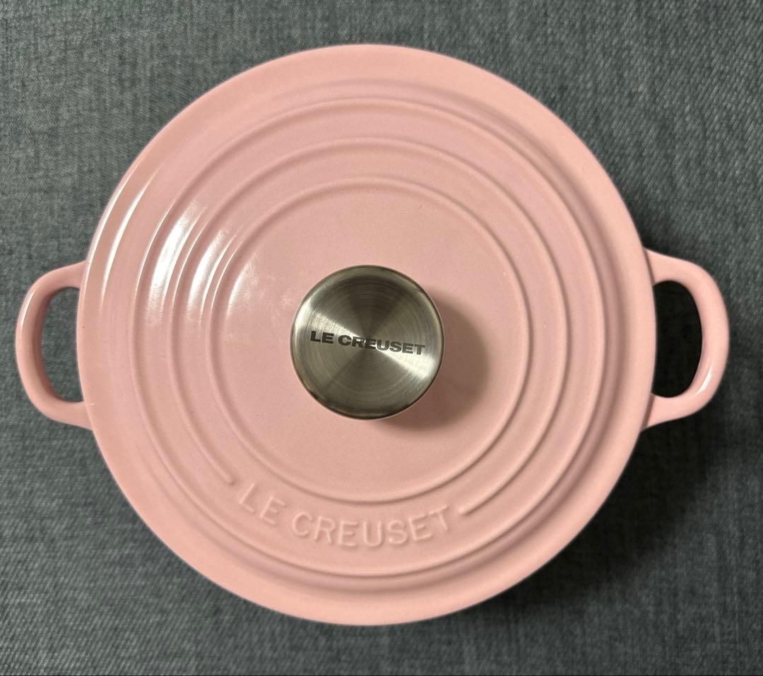 未使用品　ル・クルーゼ　ココットロンド シフォンピンク 20cm