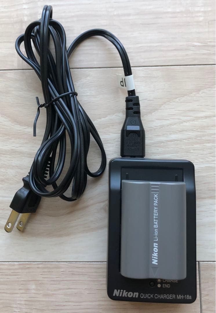 Nikon D80デジタル一眼レフ+55-300mmレンズ+スピードライト