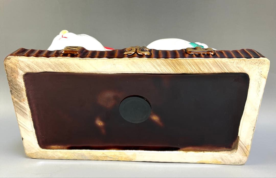 【眠り猫】貯金箱　陶器　日光東照宮 平和の象徴　撫でたくなる