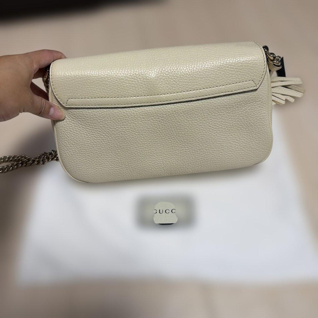 GUCCI アイボリー レザー ショルダーバッグ