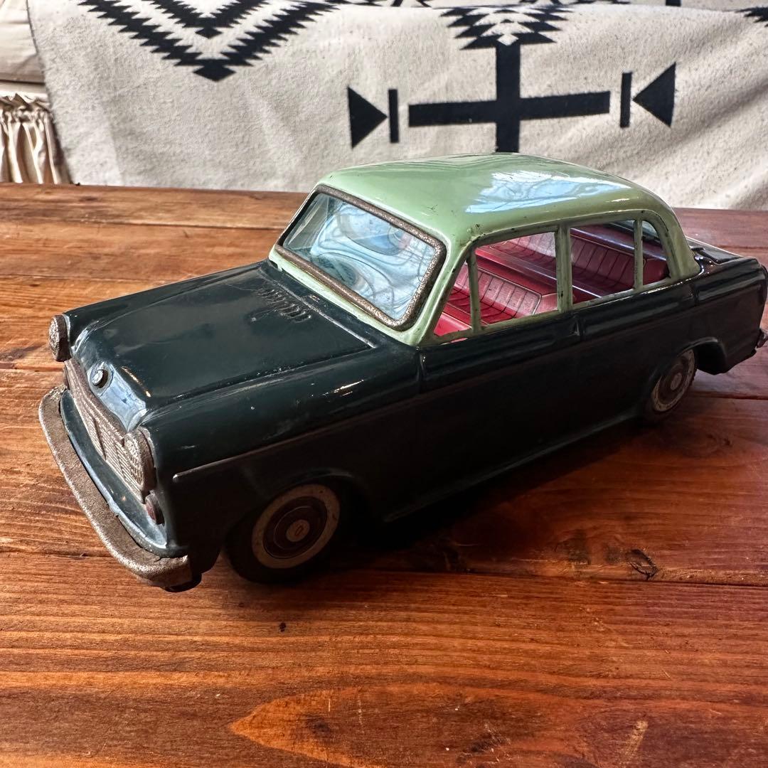 昭和レトロ　ブリキ おもちゃ　ダットサン　ブルーバード　希少