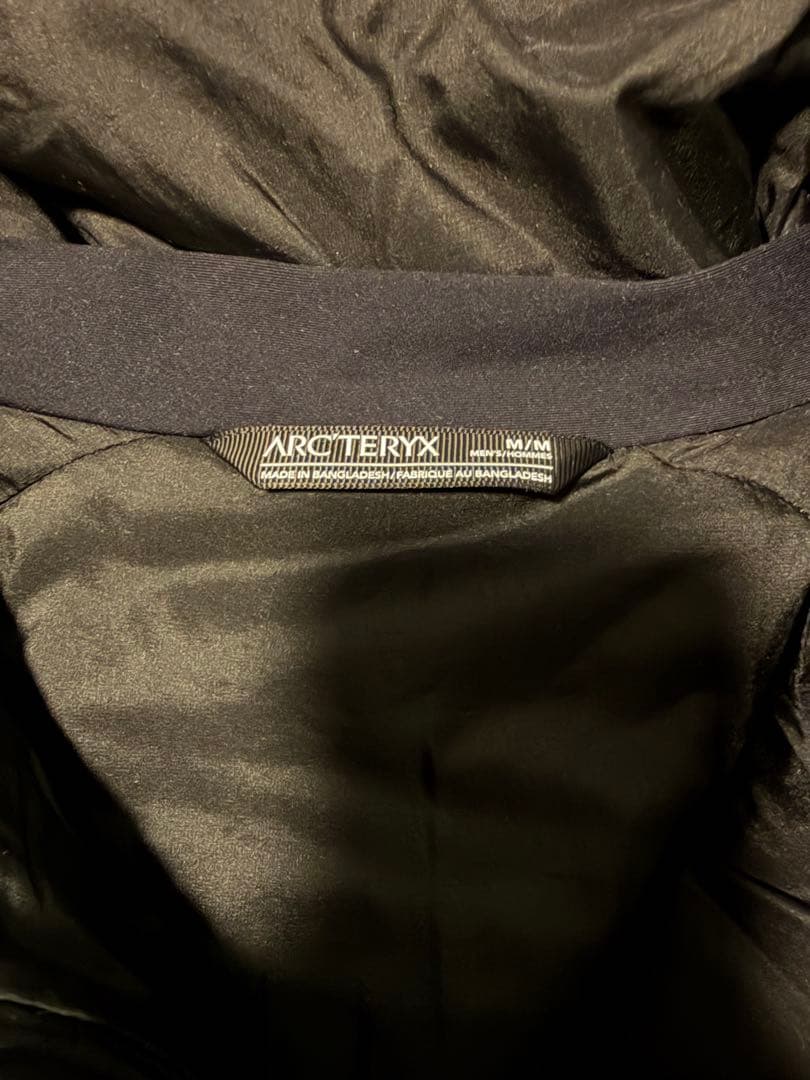 【極美品】ARC’TERYX Atom SV Hoody 黒 2025年 M